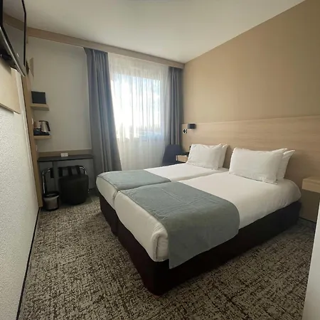 Sure By Western Hotel 3*